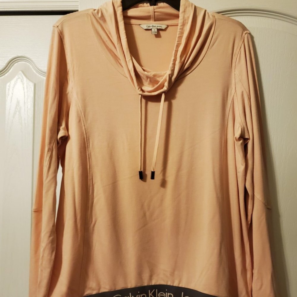 #364 Calvin Klein Peach & Gray Long sleeve T-shirt